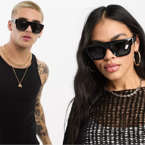 Versace Sunglasses, New 240 - Picture 5 of 8